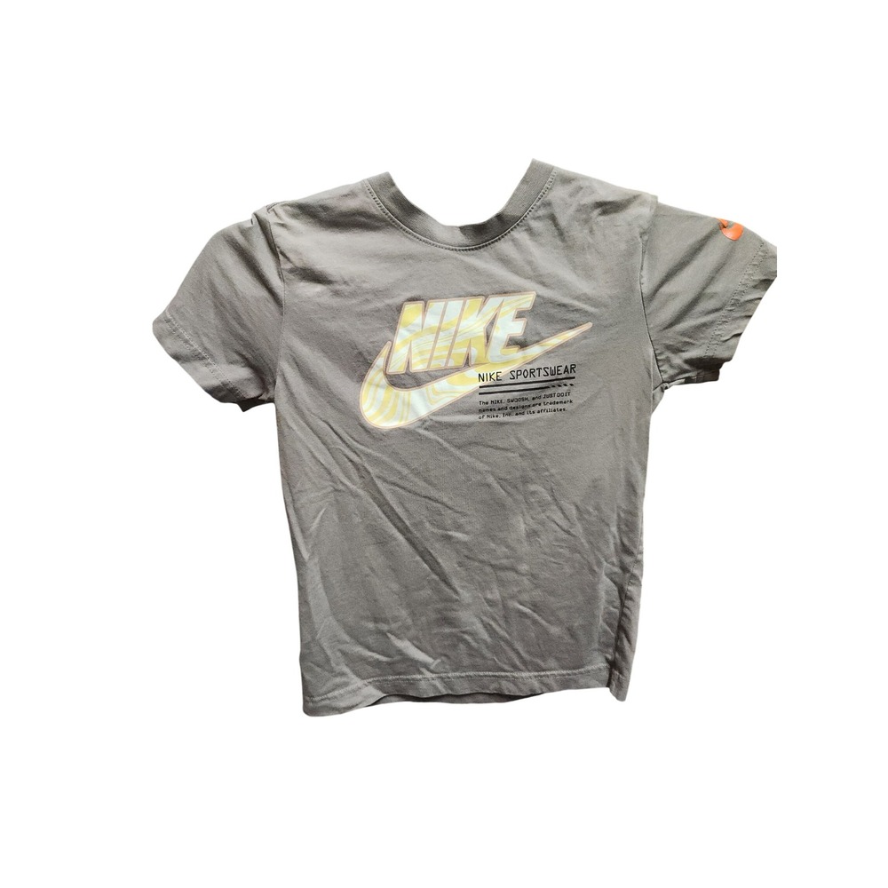 Nike Sportswear Kids Grey Graphic T-Shirt Size 7 6-7 Years L823-G3F - Picture 1 of 3